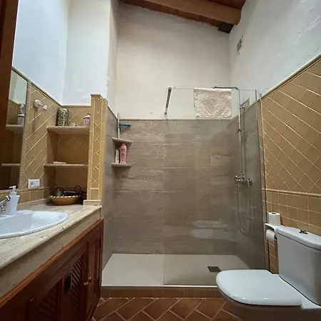 Charming House With Mountain Views In Alajar