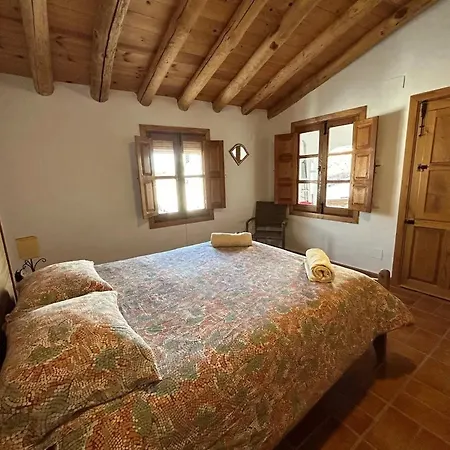Charming House With Mountain Views In *