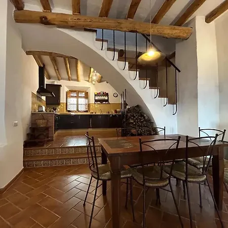 Charming House With Mountain Views In Holiday home *
