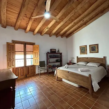 Charming House With Mountain Views In